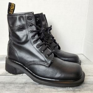 Doc Martens 9346 Boots  Womens 7  Vintage Leather Combat
